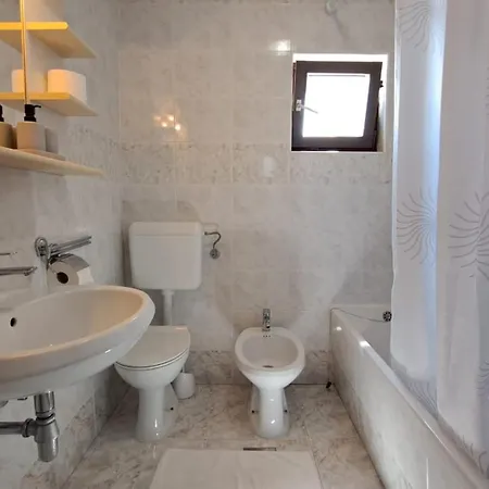 Πανσιόν House Vinka Near The In Funtana