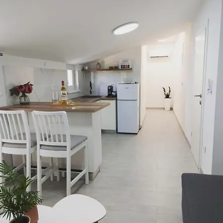 House Vinka Near The In